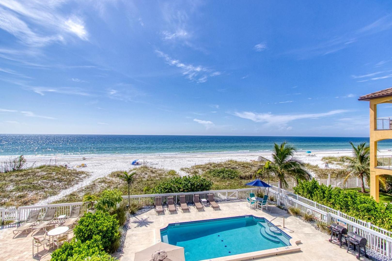 Resort The New Collection Beachfront 4*