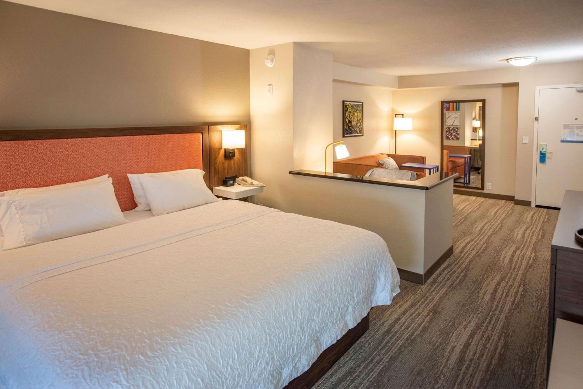 Hampton Pensacola-airport 3*
