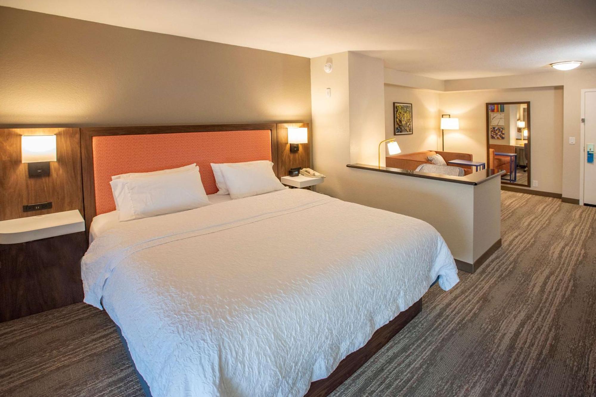 Hampton Pensacola-airport 3*