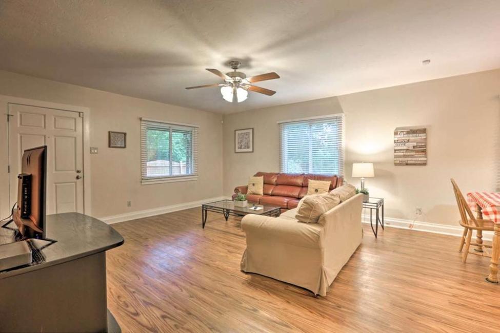 Escambia Apartment *
