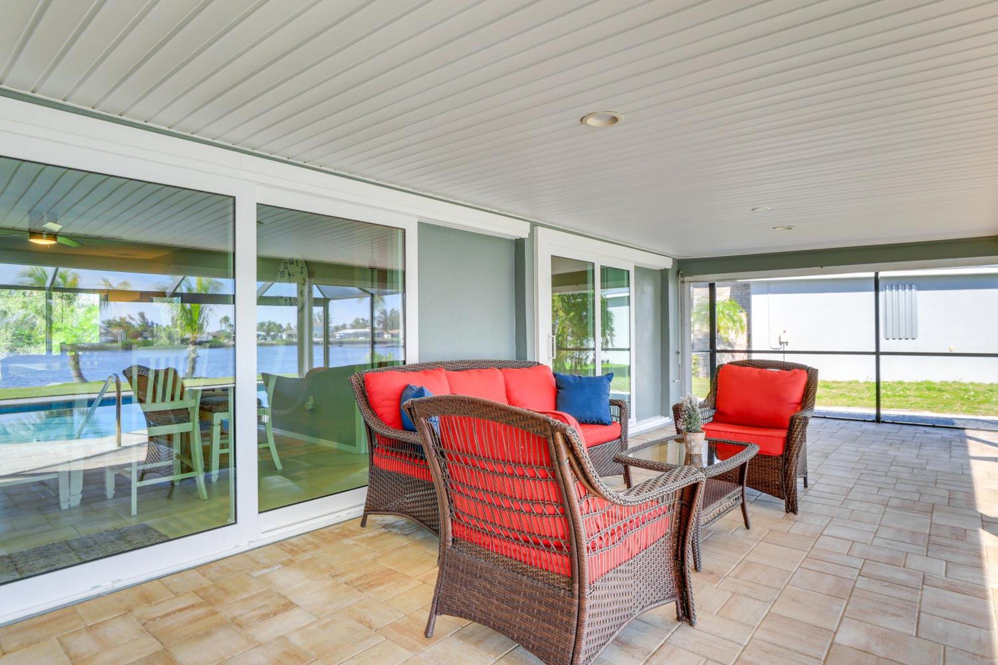 Waterfront With Pool And Lanai *