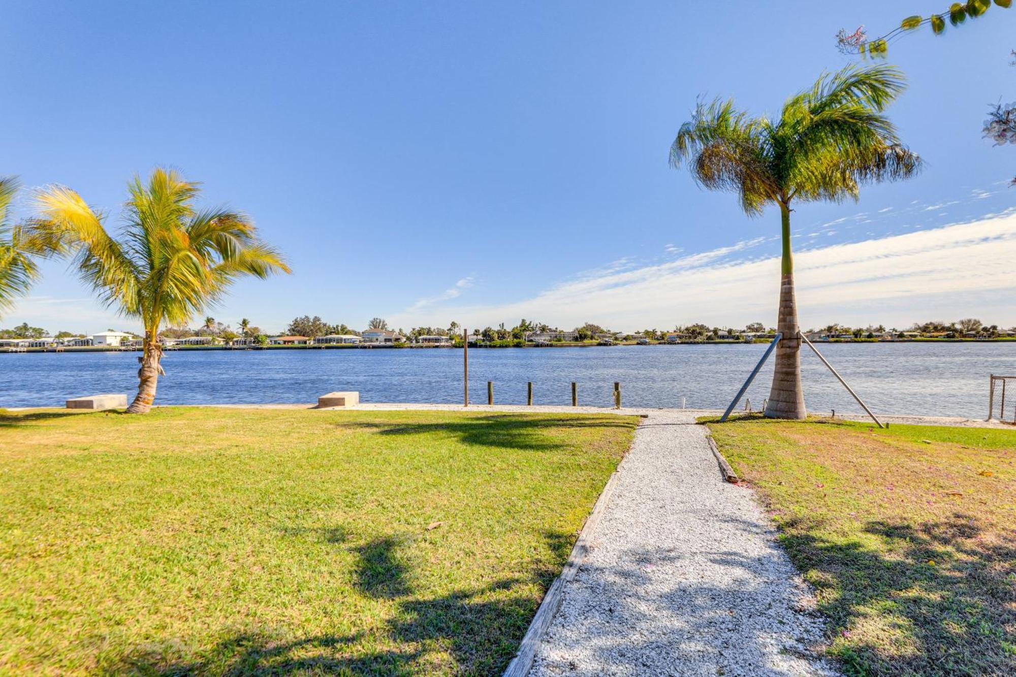 Holiday home Waterfront With Pool And Lanai Port Charlotte