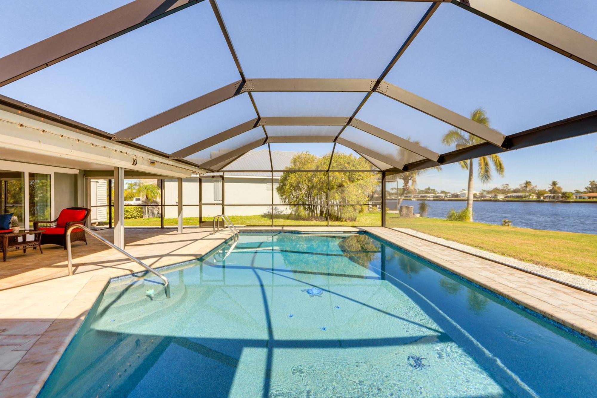 Waterfront With Pool And Lanai Holiday home Port Charlotte