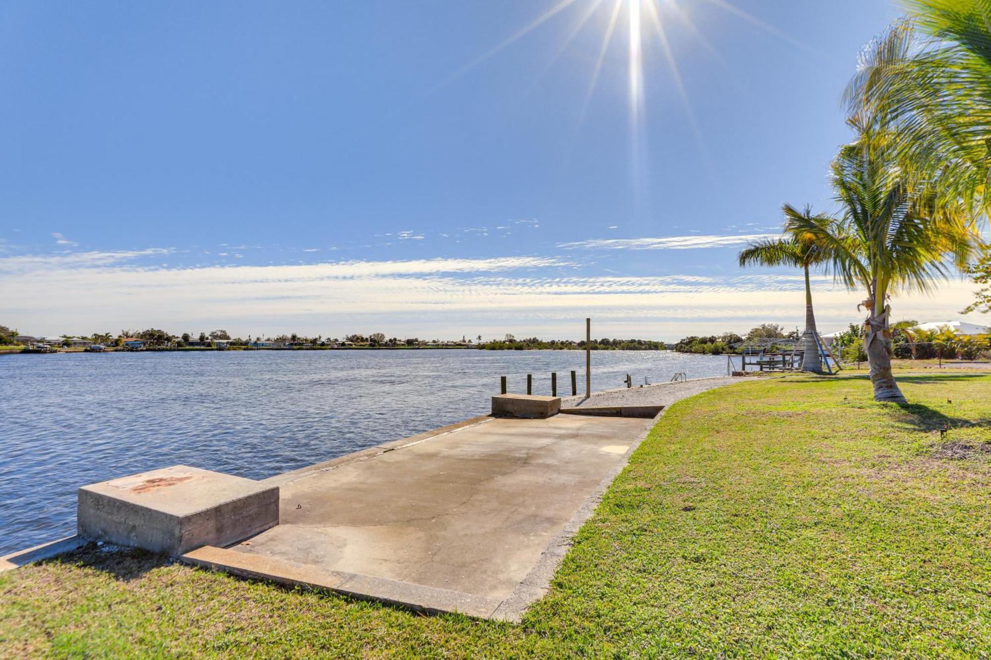 Waterfront With Pool And Lanai Port Charlotte