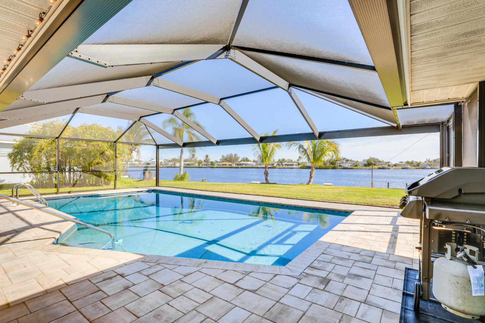 Waterfront With Pool And Lanai *