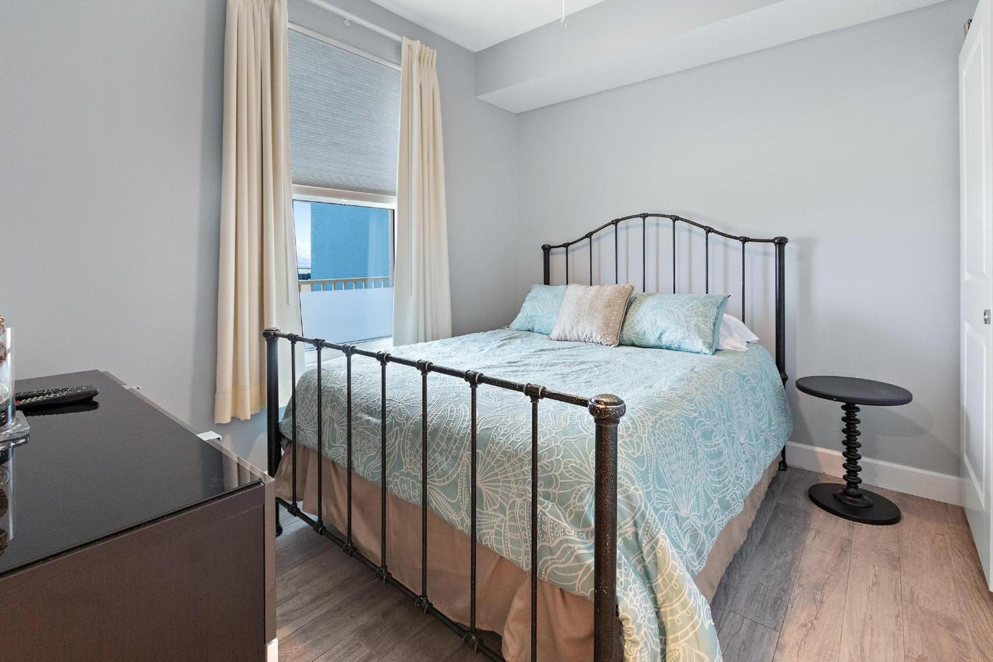 Grandview East 1203 Apartment