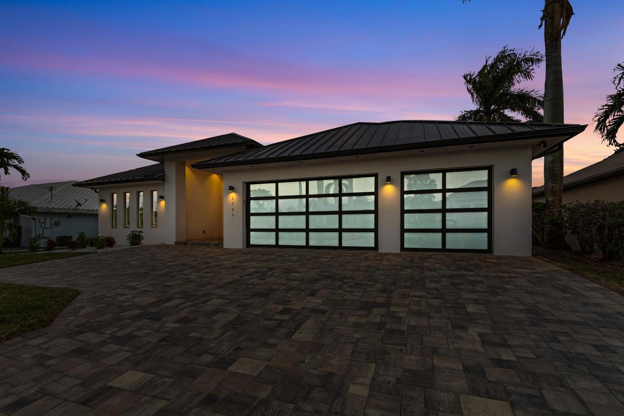 Minutes To The River! Dock, Tiki Hut, Heated Pool & And Awe! - Casa Luxe Palmera - Roelens Holiday home
