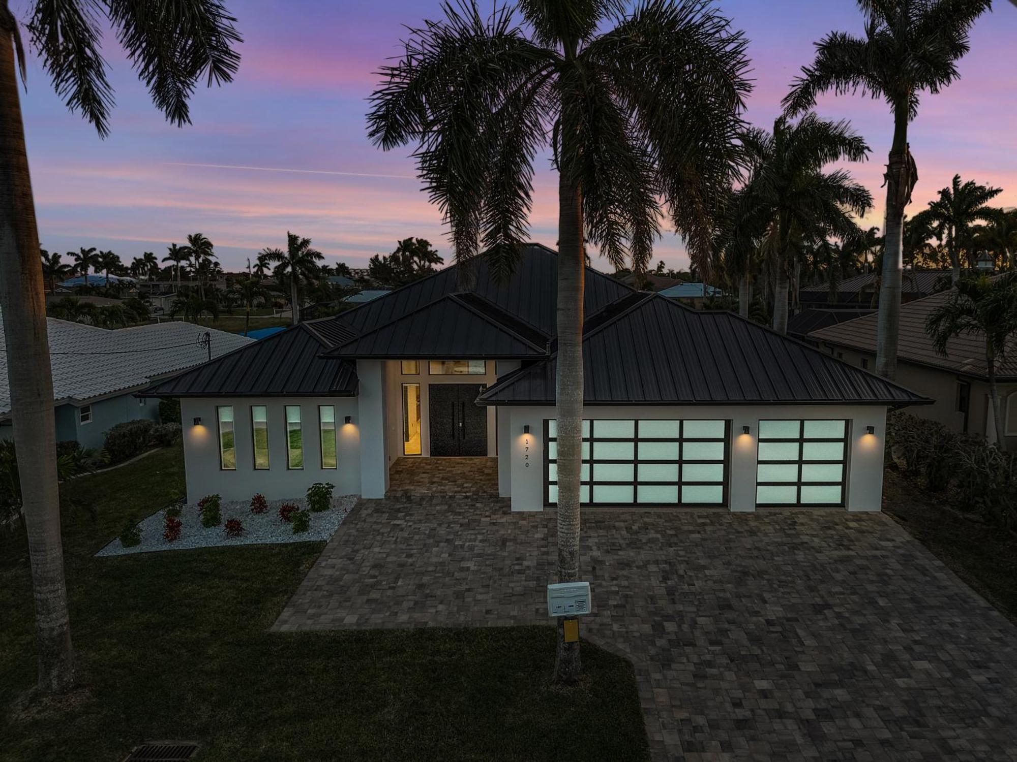 Minutes To The River! Dock, Tiki Hut, Heated Pool & And Awe! - Casa Luxe Palmera - Roelens Holiday home