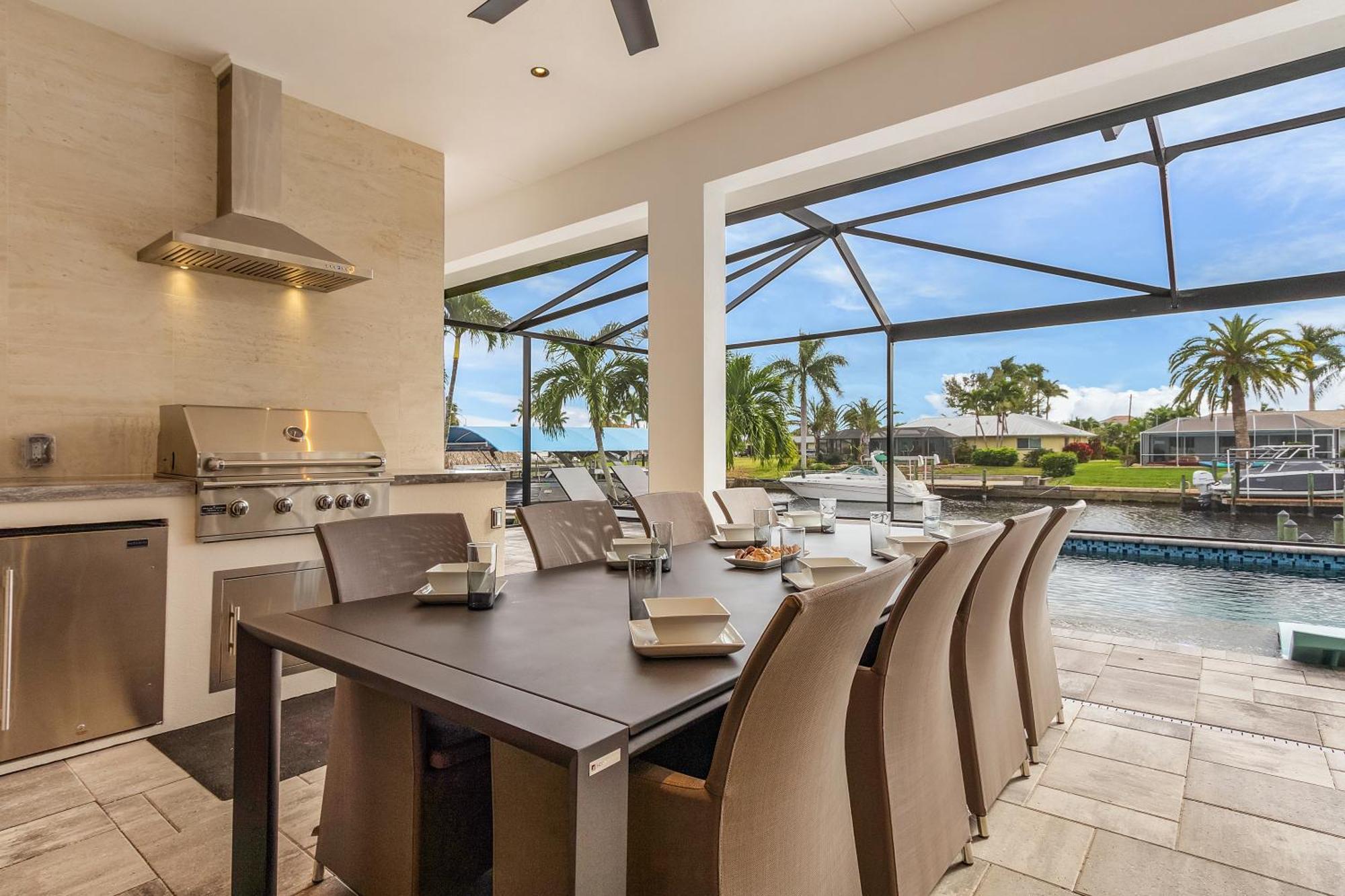 Minutes To The River! Dock, Tiki Hut, Heated Pool & And Awe! - Casa Luxe Palmera - Roelens Holiday home Cape Coral