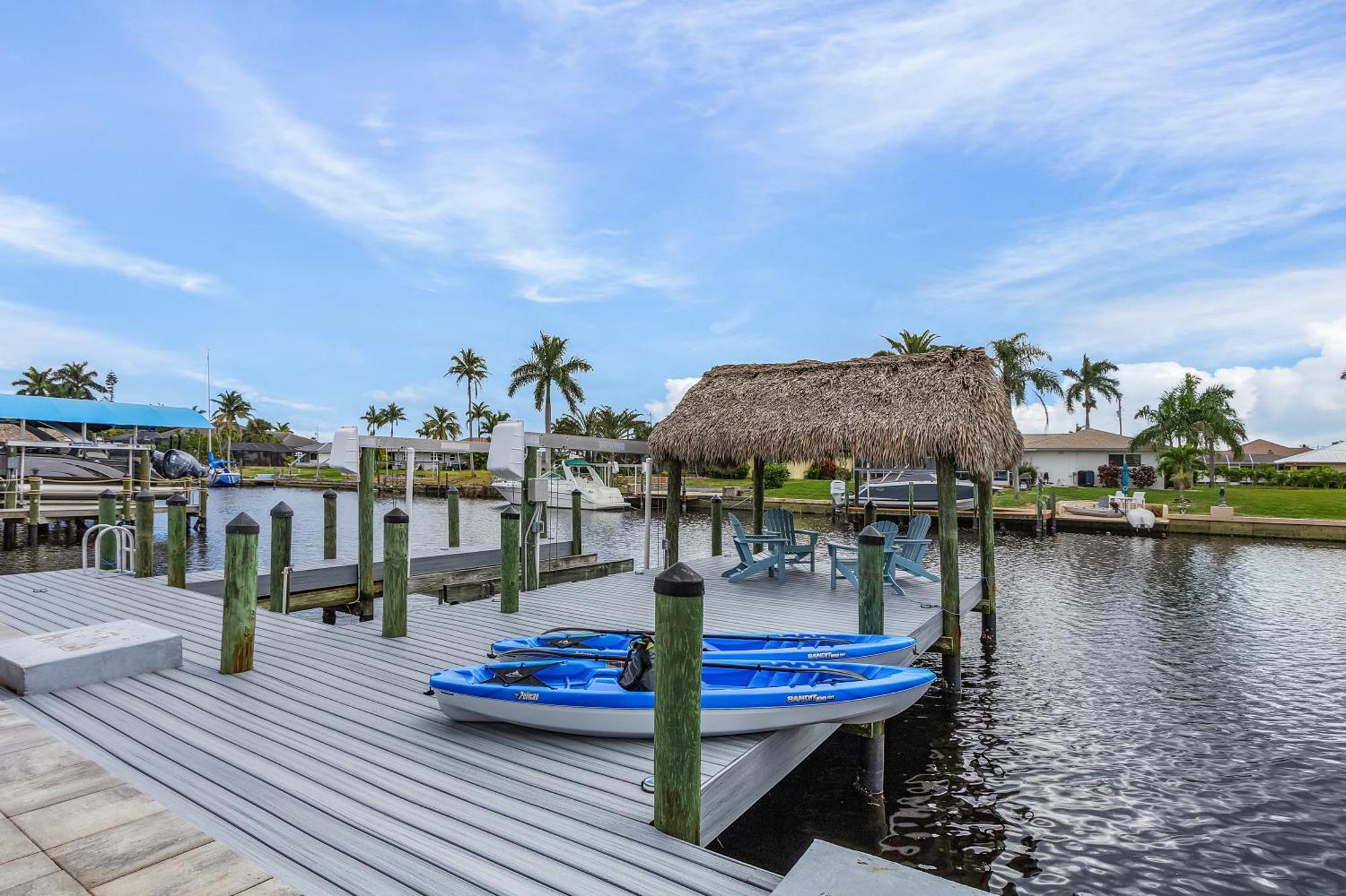 Minutes To The River! Dock, Tiki Hut, Heated Pool & And Awe! - Casa Luxe Palmera - Roelens Holiday home