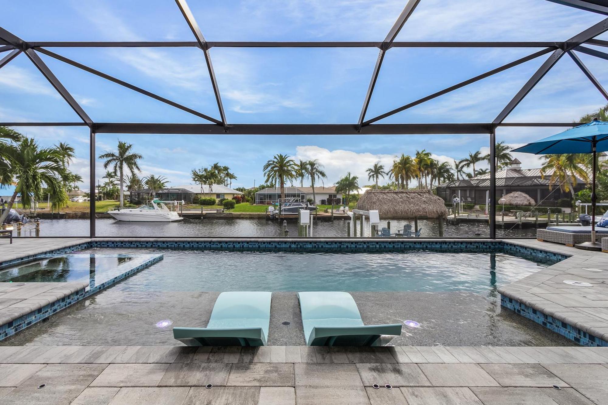 Minutes To The River! Dock, Tiki Hut, Heated Pool & And Awe! - Casa Luxe Palmera - Roelens