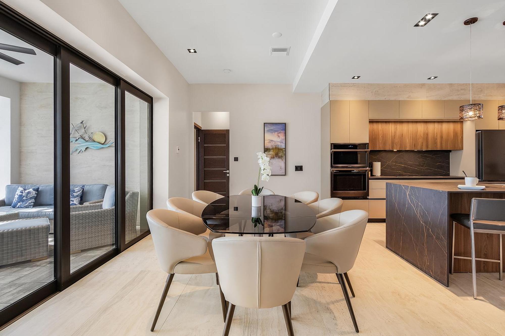 Minutes To The River! Dock, Tiki Hut, Heated Pool & And Awe! - Casa Luxe Palmera - Roelens Holiday home Cape Coral