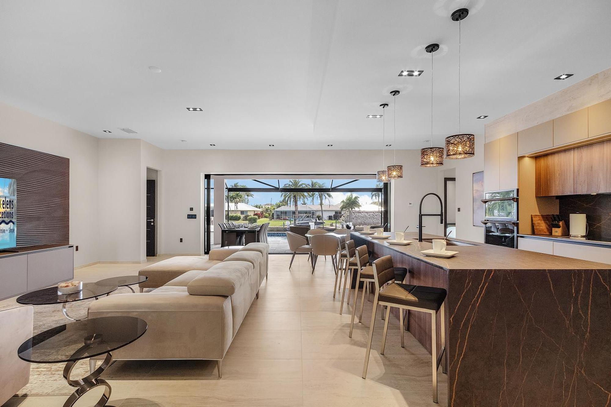 Minutes To The River! Dock, Tiki Hut, Heated Pool & And Awe! - Casa Luxe Palmera - Roelens