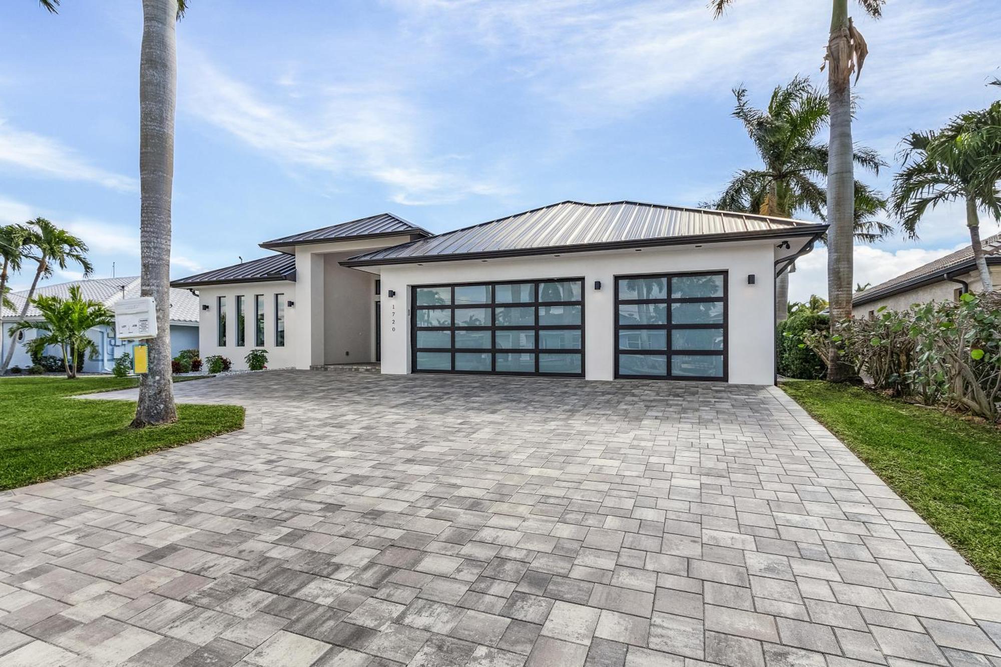 Minutes To The River! Dock, Tiki Hut, Heated Pool & And Awe! - Casa Luxe Palmera - Roelens *