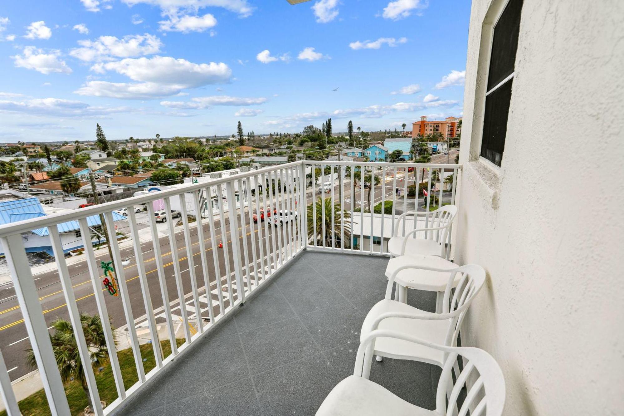 Sea Breeze 401 Holiday home *