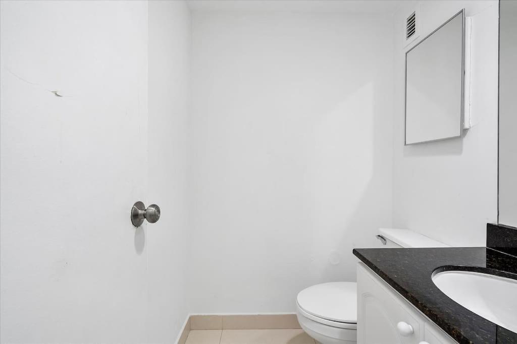 Beachfront 2 Bedroom At Tides 8th Floor Apartment Hollywood
