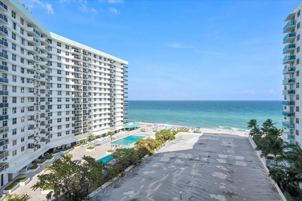 Beachfront 2 Bedroom At Tides 8th Floor Apartment *
