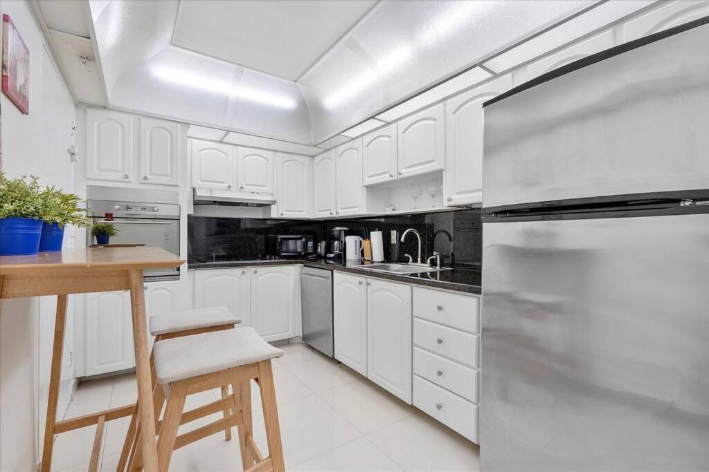 Beachfront 2 Bedroom At Tides 8th Floor Apartment Hollywood