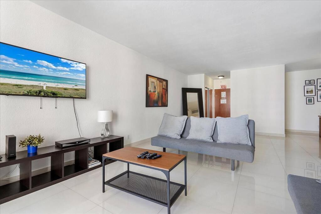 Beachfront 2 Bedroom At Tides 8th Floor Hollywood