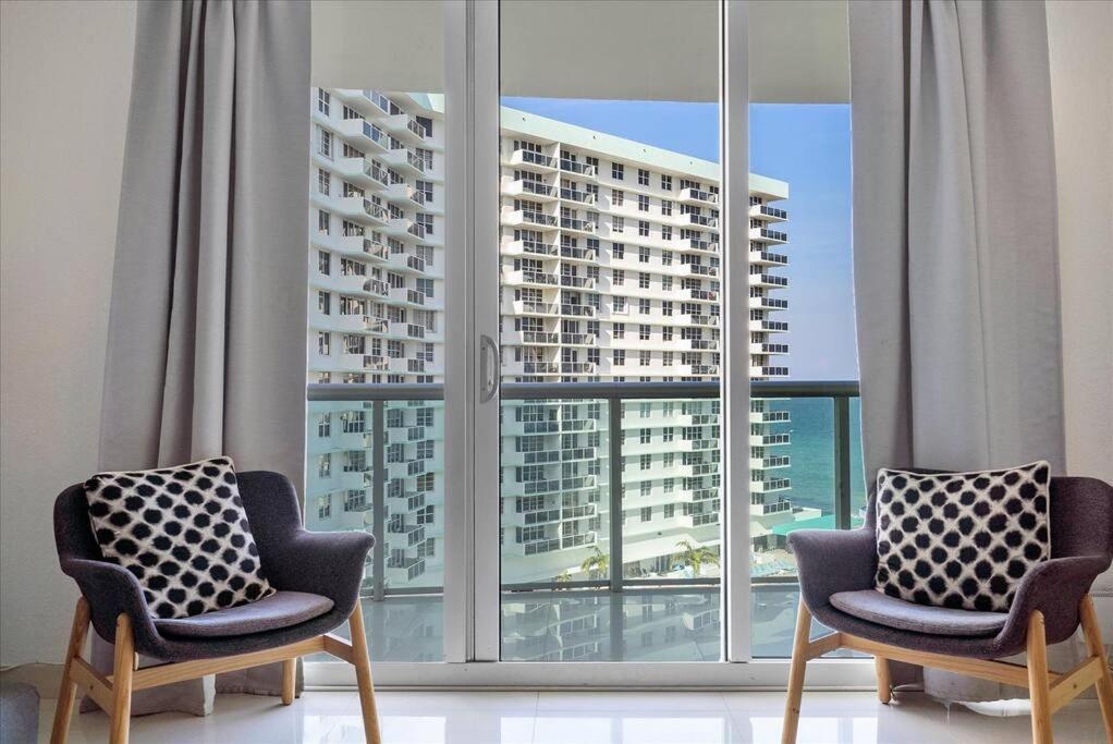 Beachfront 2 Bedroom At Tides 8th Floor Apartment