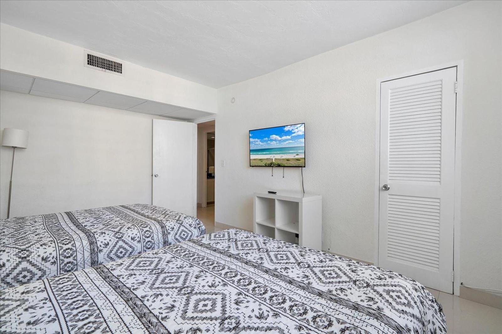 Beachfront 2 Bedroom At Tides 8th Floor * Hollywood