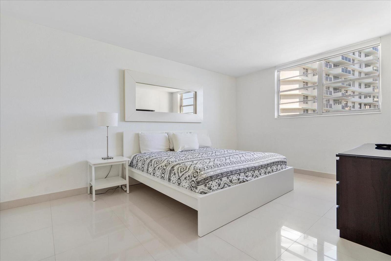 Beachfront 2 Bedroom At Tides 8th Floor *