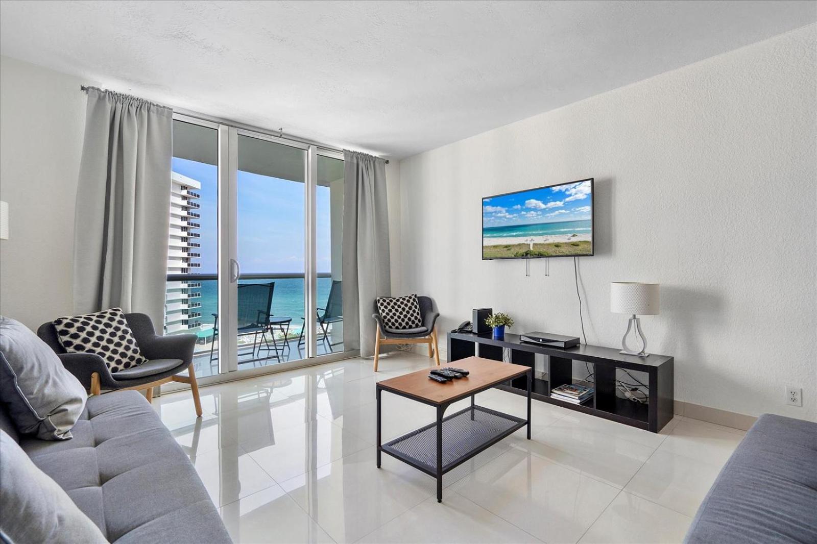 Beachfront 2 Bedroom At Tides 8th Floor Apartment Hollywood