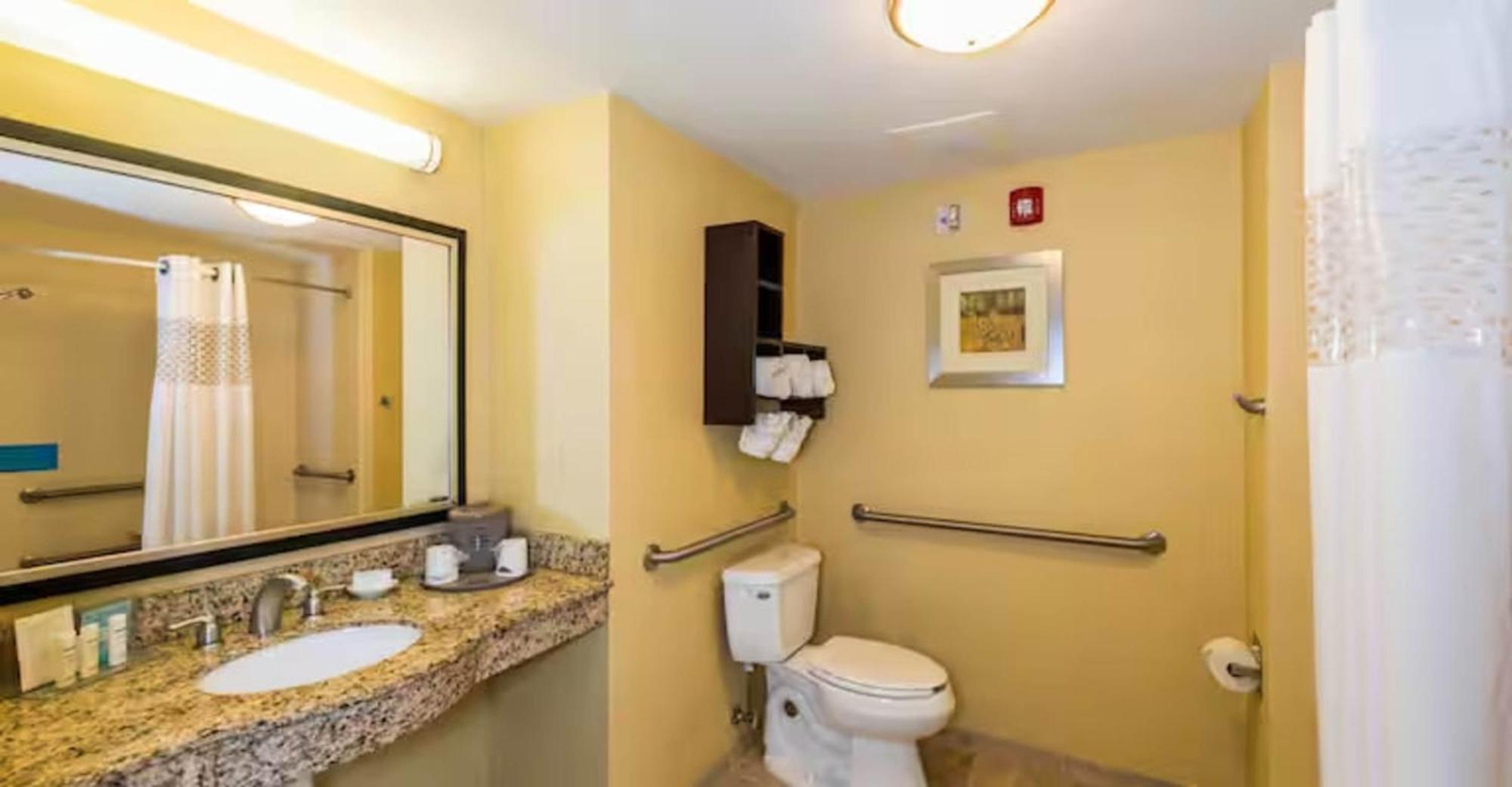 Hampton & South - Bartram Park Hotel 3*