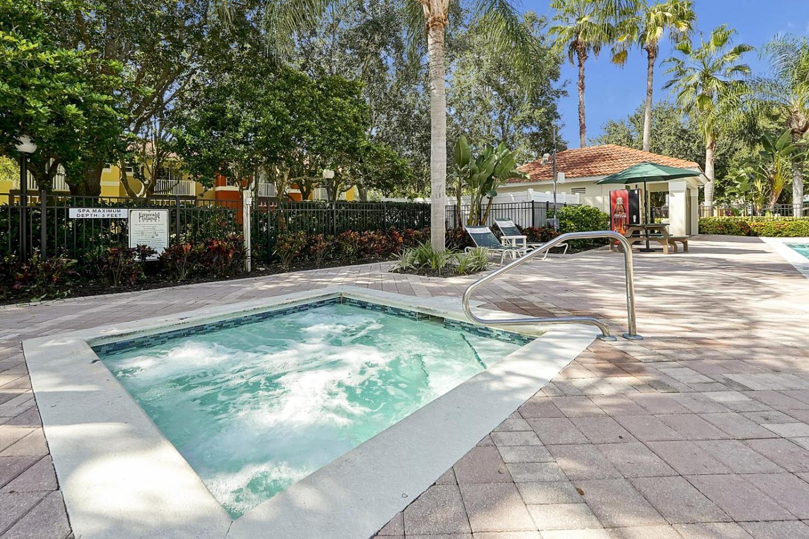 Holiday home Esmerald Island Oasis: Your Perfect Getaway Near *