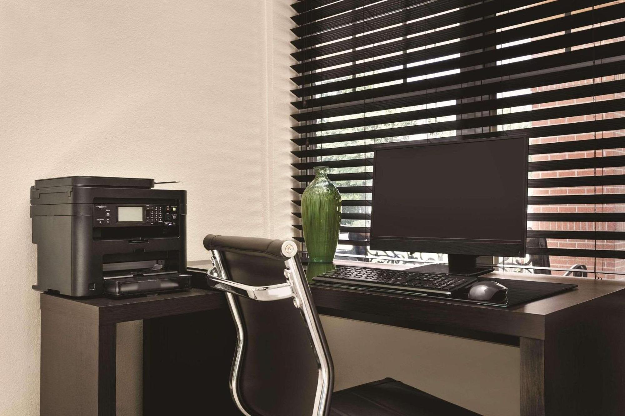 Country & By Radisson, Tampa-brandon, Fl 3*