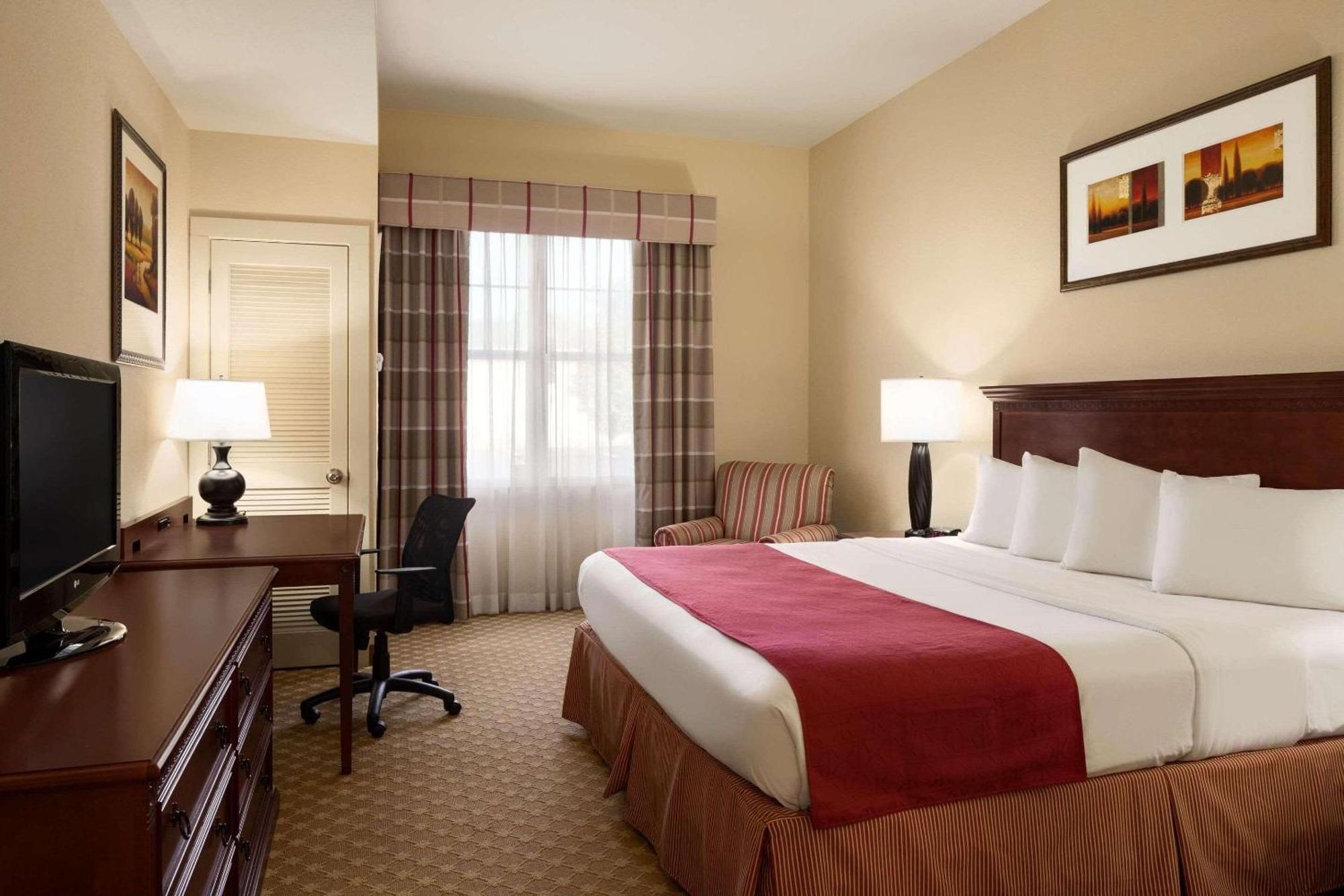 Hotel Country & By Radisson, Crestview, Fl 3*
