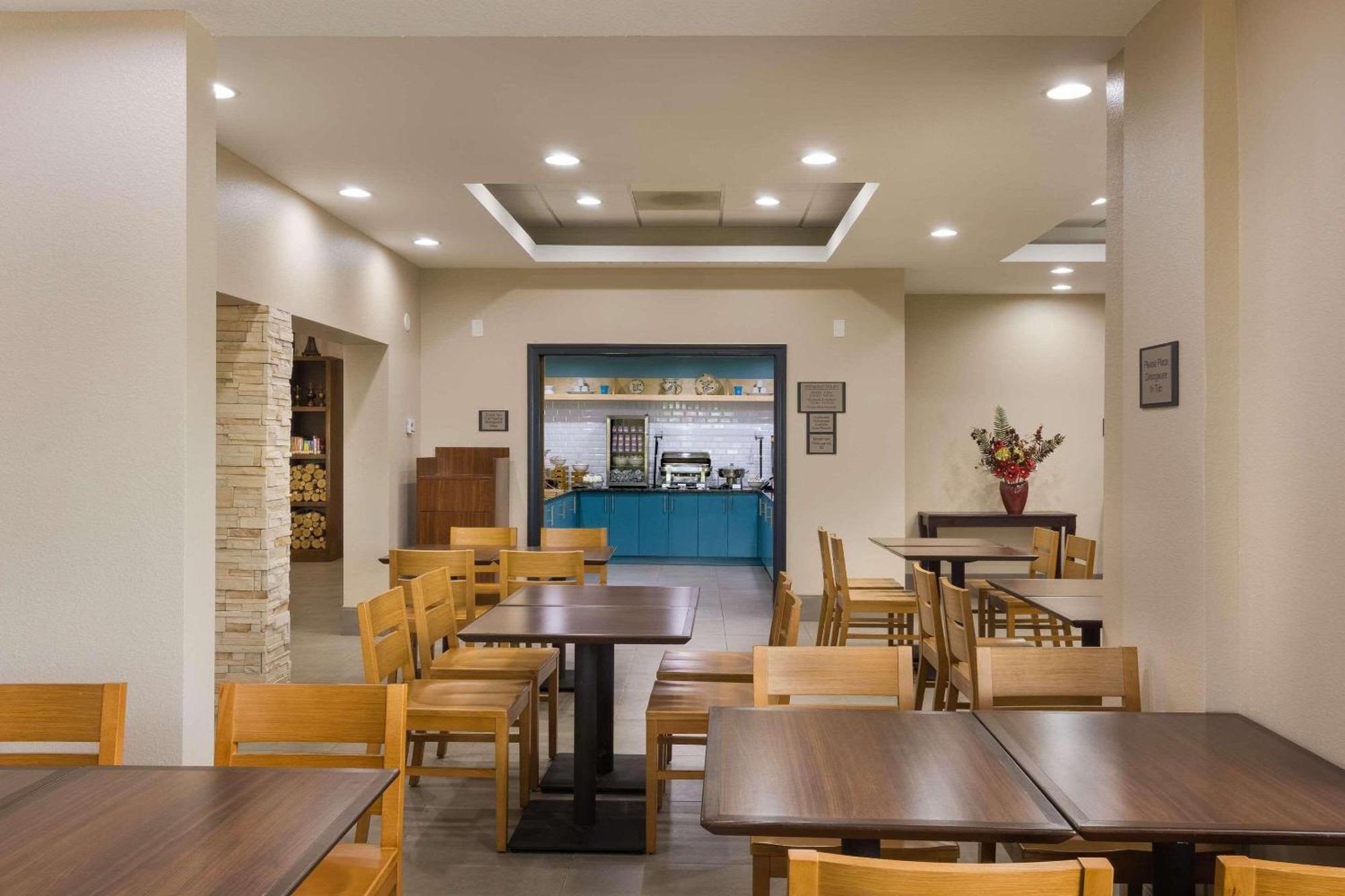 Hotel Country & By Radisson, St Petersburg - Clearwater, Fl Pinellas Park