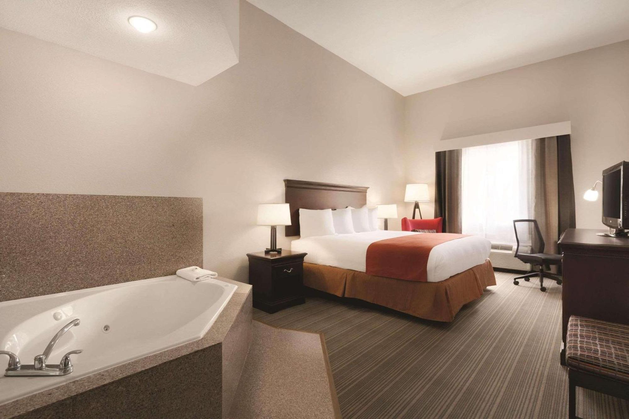 Hotel Country & By Radisson, St Petersburg - Clearwater, Fl 3*