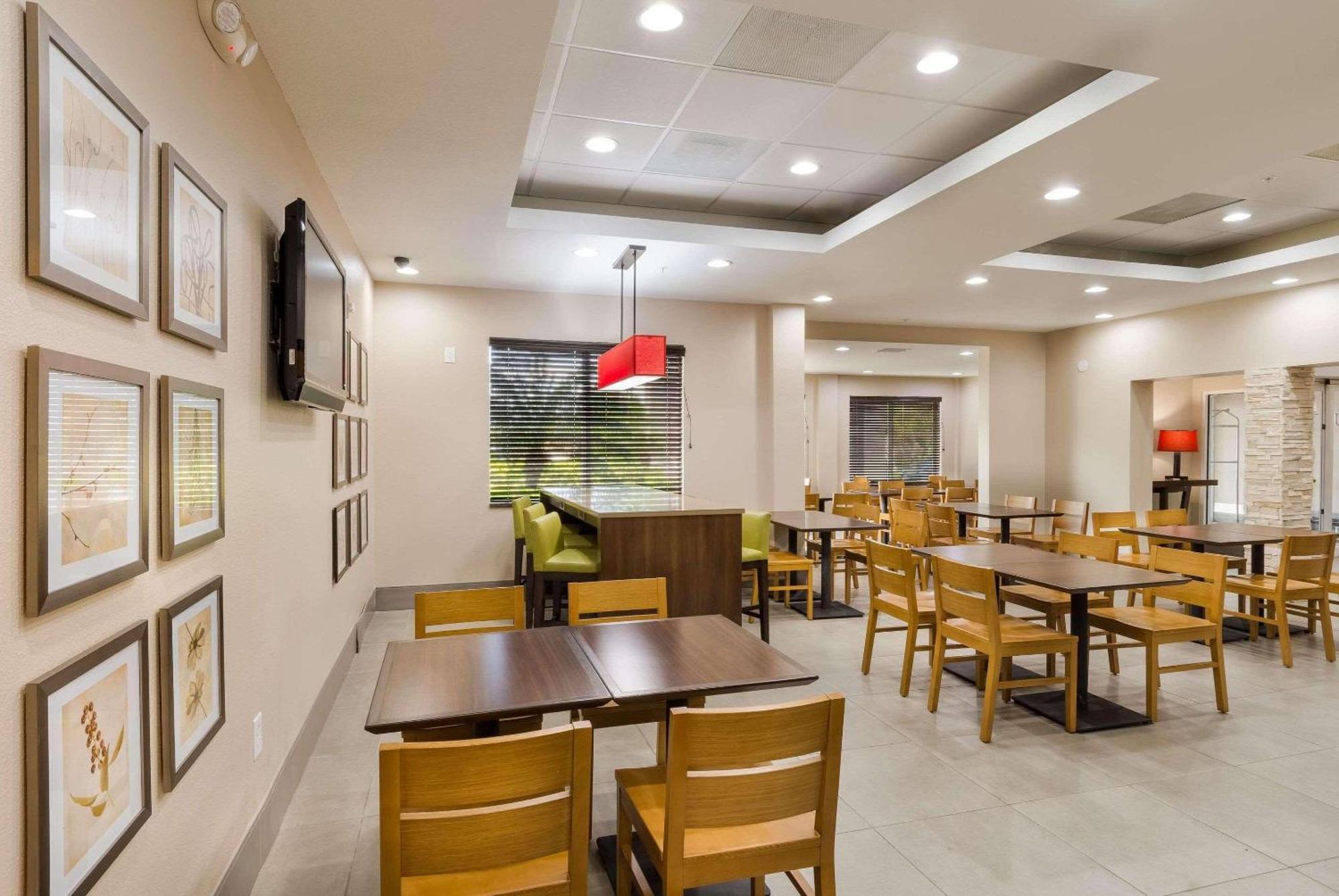 Country & By Radisson, St Petersburg - Clearwater, Fl