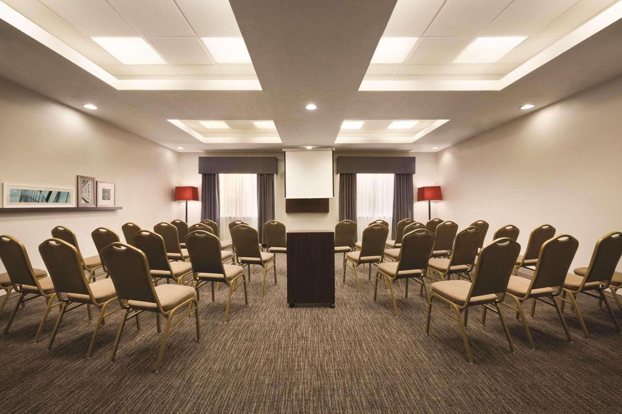 Country & By Radisson, St Petersburg - Clearwater, Fl Hotel Pinellas Park