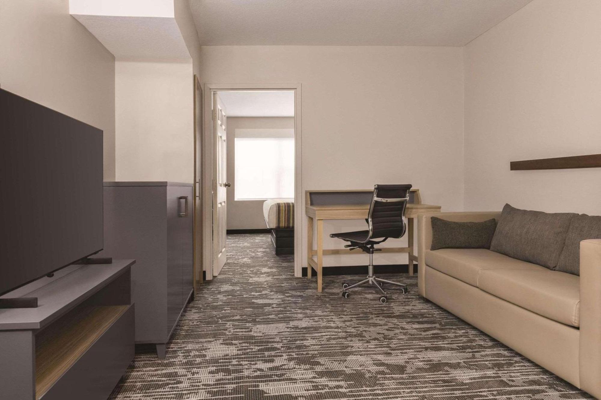 Hotel Country & By Radisson, City, Fl 2*