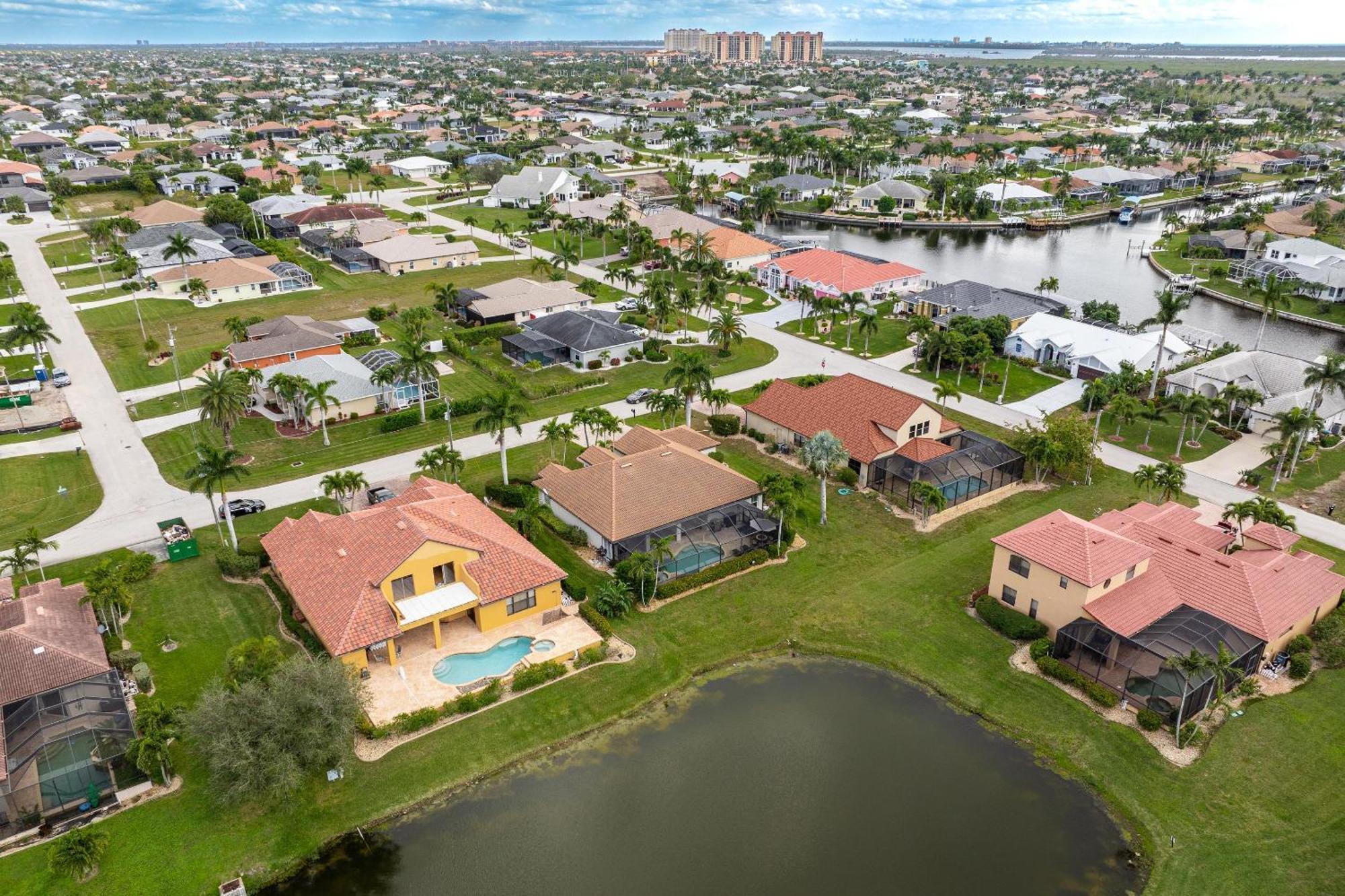 Holiday home Lakeview!, Heated Pool And -villa Lakeside Escape - Roelens Vacations Cape Coral
