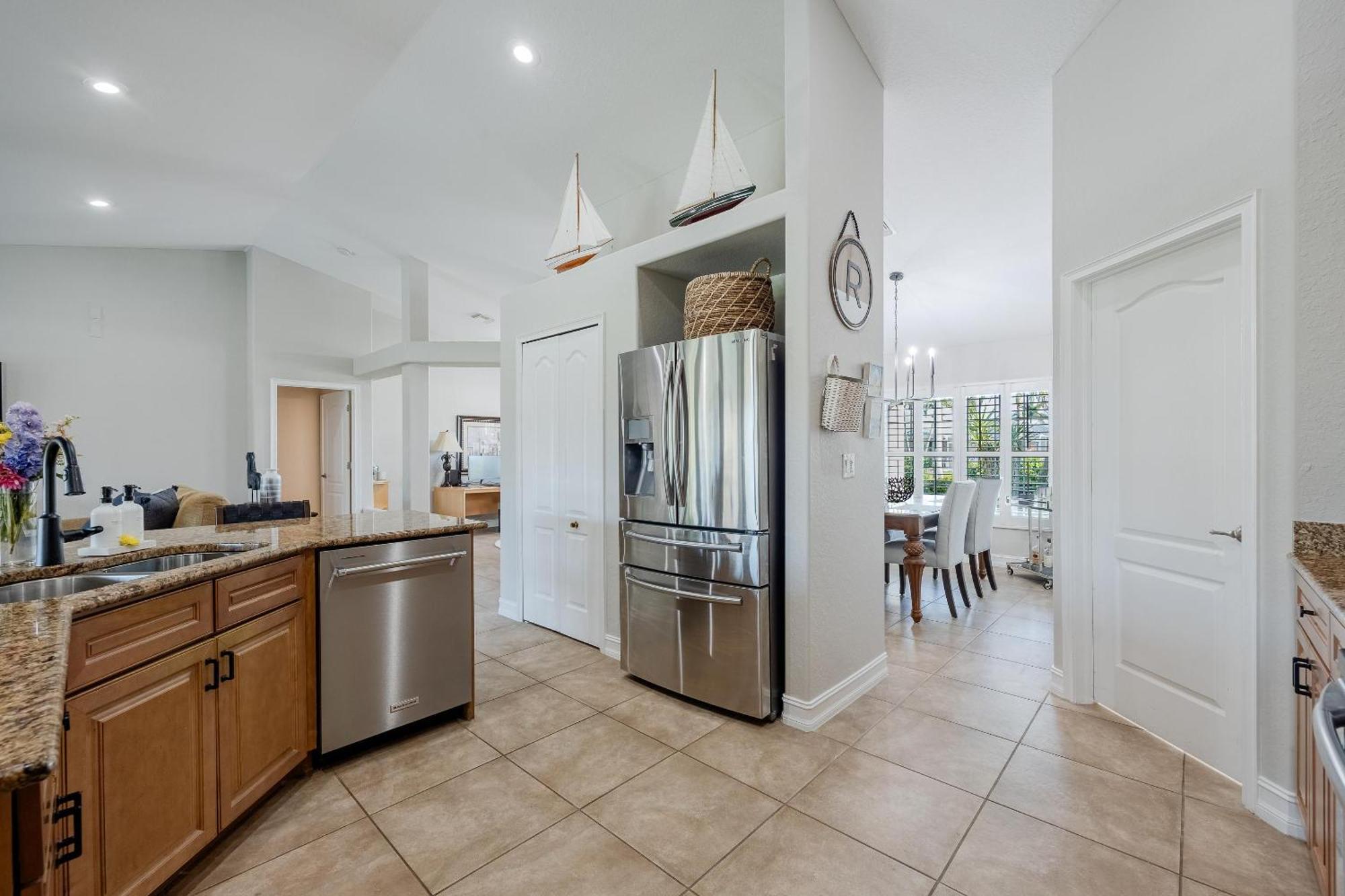 Lakeview!, Heated Pool And -villa Lakeside Escape - Roelens Vacations *