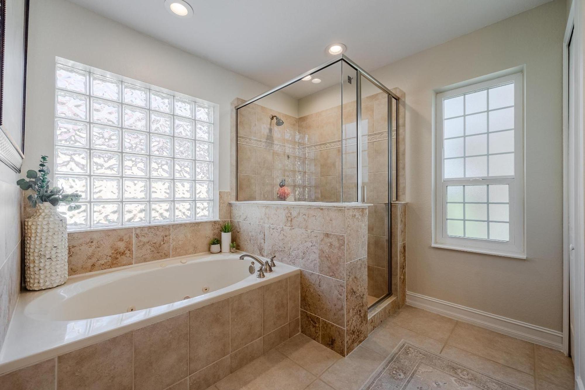 Lakeview!, Heated Pool And -villa Lakeside Escape - Roelens Vacations