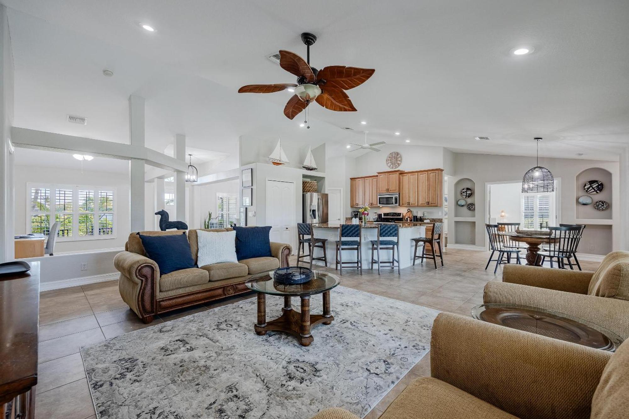 Lakeview!, Heated Pool And -villa Lakeside Escape - Roelens Vacations *