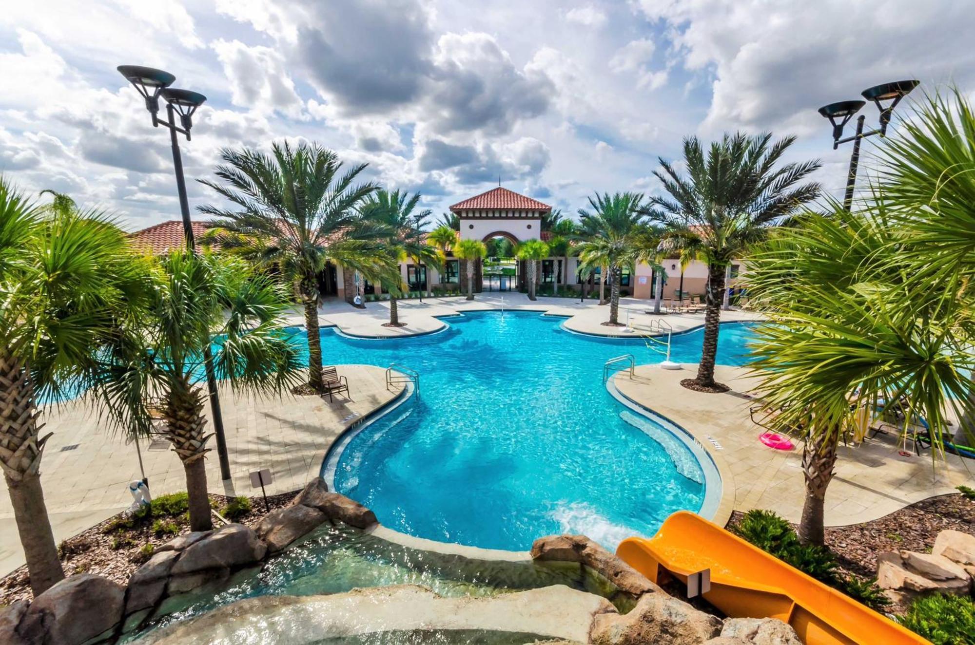 Oasis With Pool And Game 11 Mi To Disney! Holiday home *