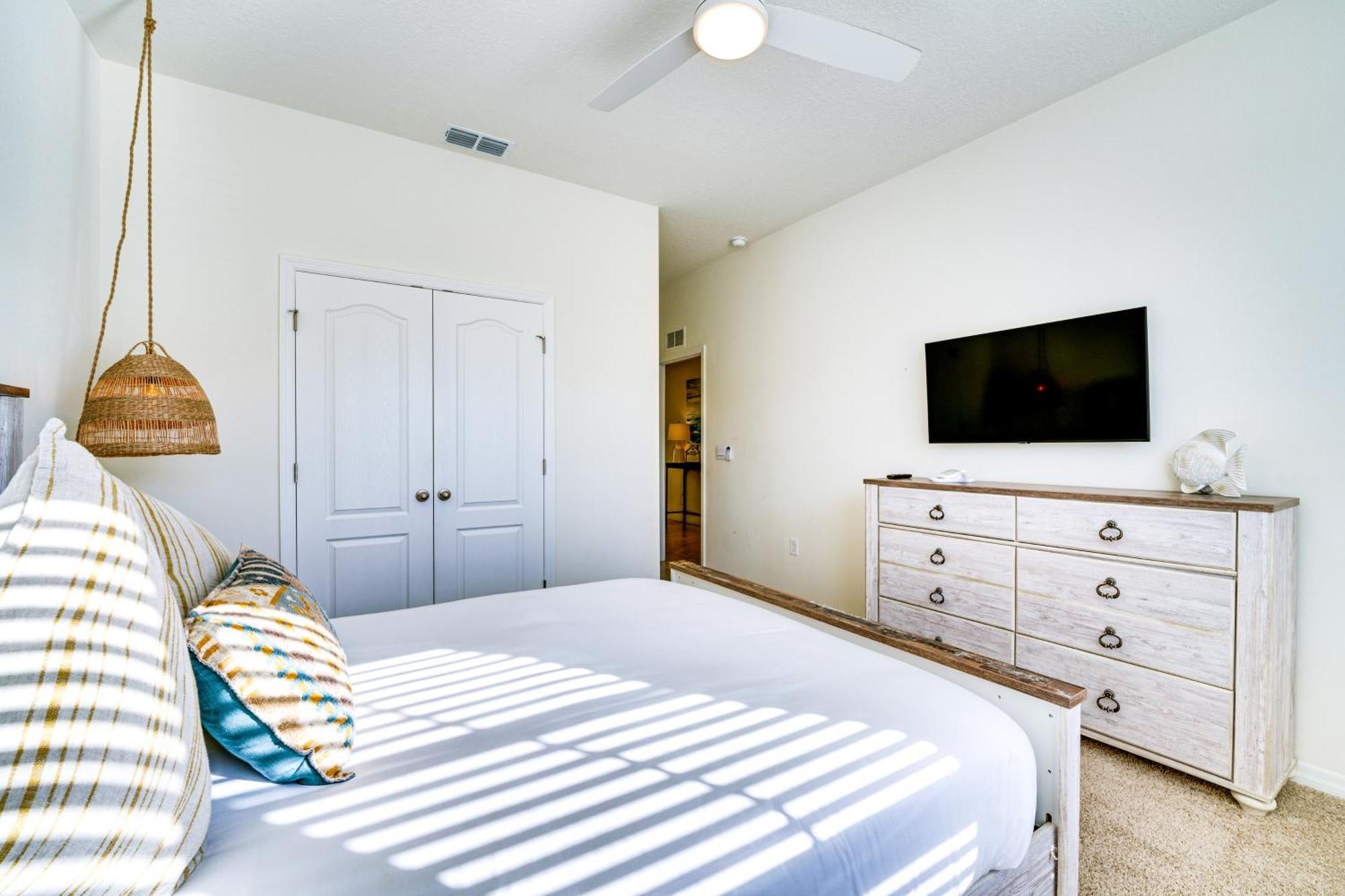 Oasis With Pool And Game 11 Mi To Disney! Holiday home