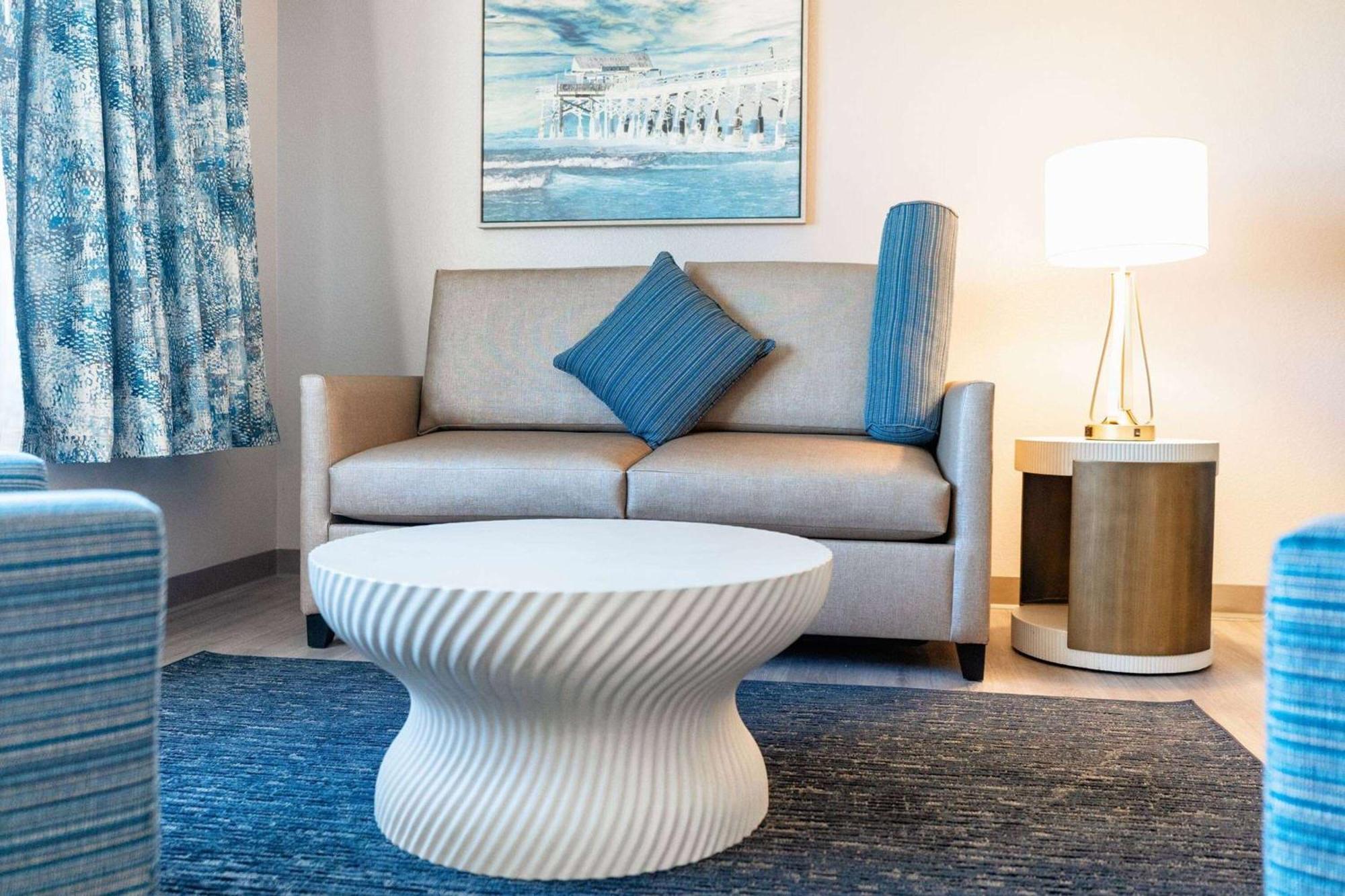 Hotel La Quinta By Wyndham Cocoa Oceanfront 3*