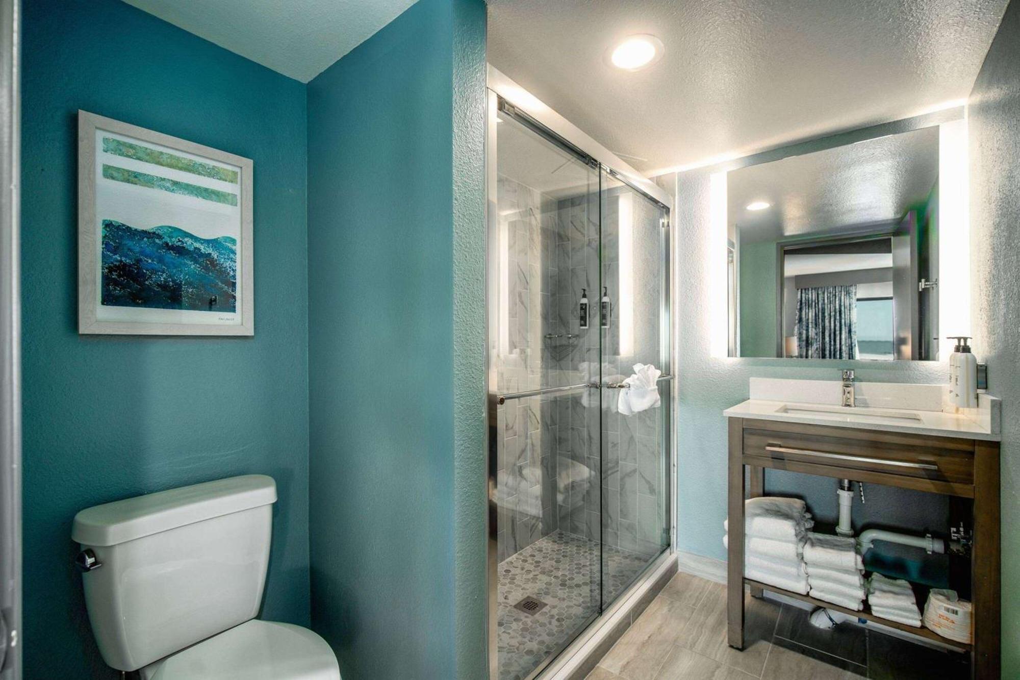 Hotel La Quinta By Wyndham Cocoa Oceanfront 3*