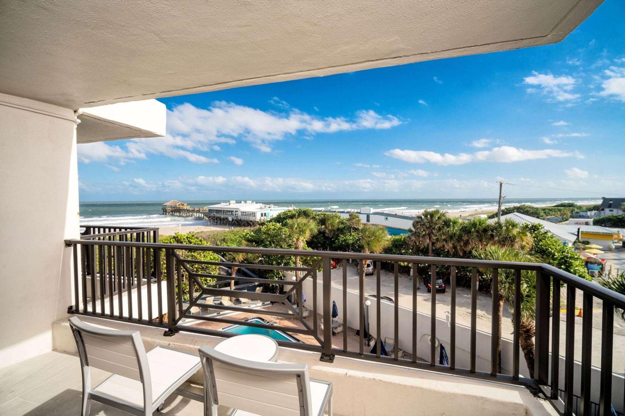 Hotel La Quinta By Wyndham Cocoa Oceanfront Cocoa Beach