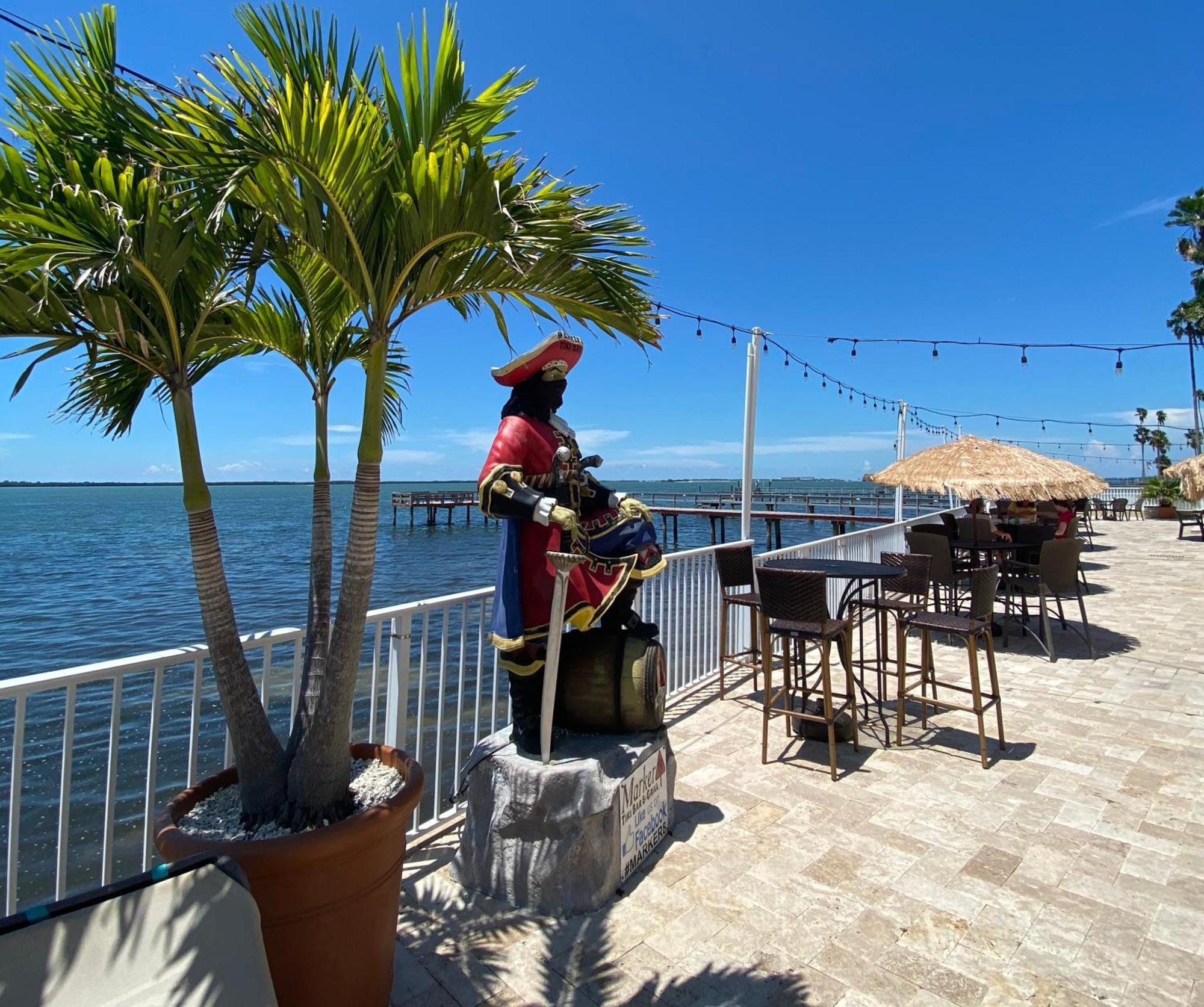 In Waterfront With Balcony Close To Beaches Free Bikes *