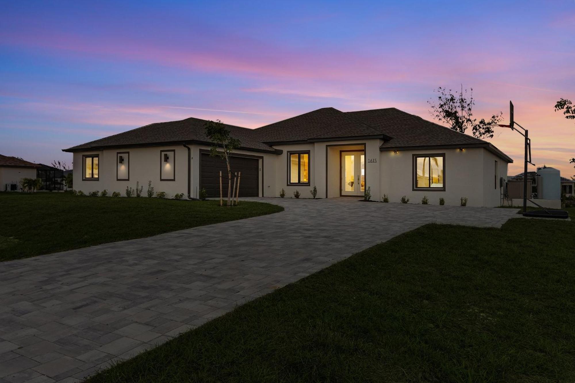 Impeccable Gulf Access, Dock W/tiki Bar, Outdoor Kitchen,and And And - Nautical Paradise * Cape Coral