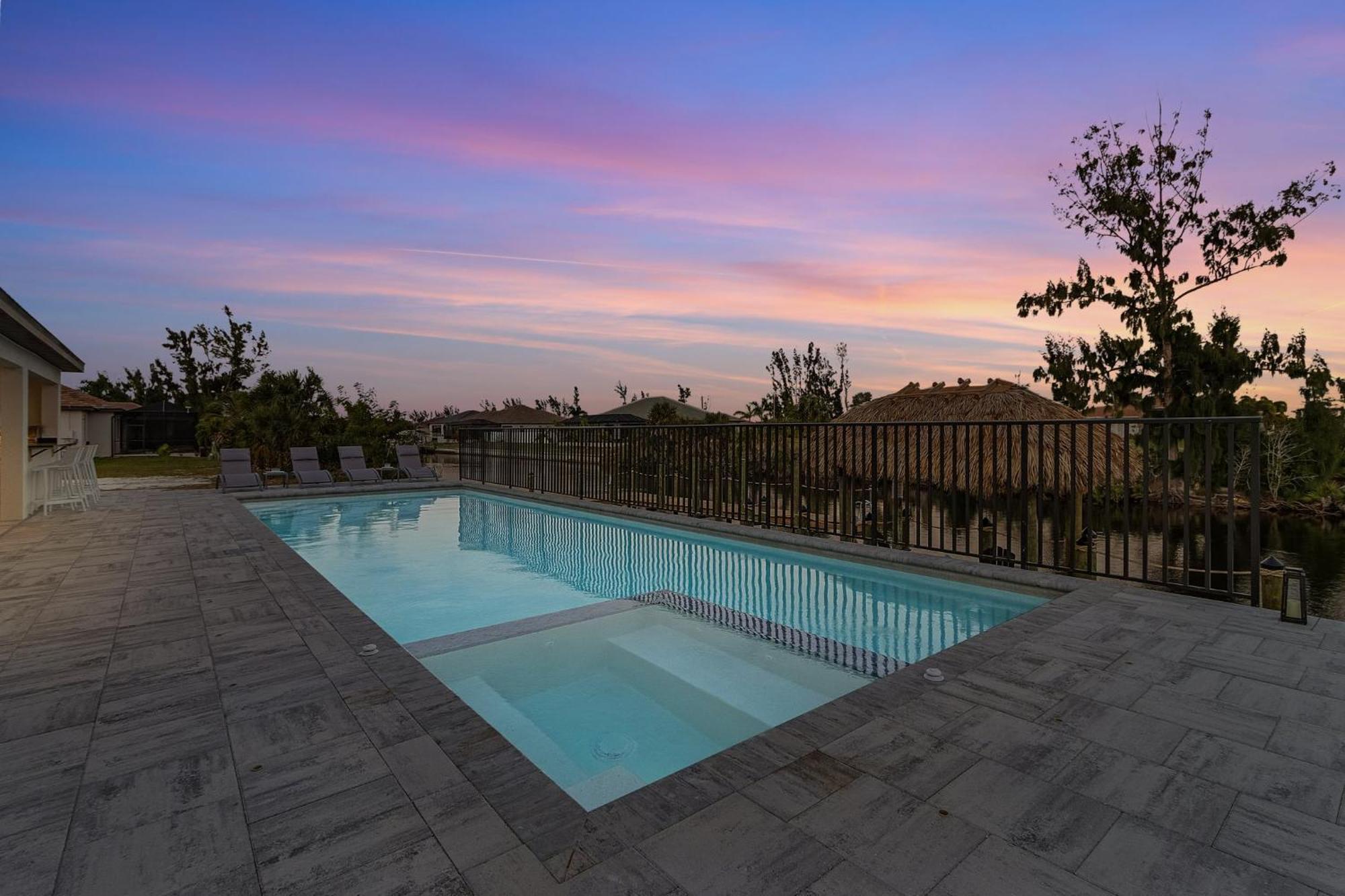Holiday home Impeccable Gulf Access, Dock W/tiki Bar, Outdoor Kitchen,and And And - Nautical Paradise