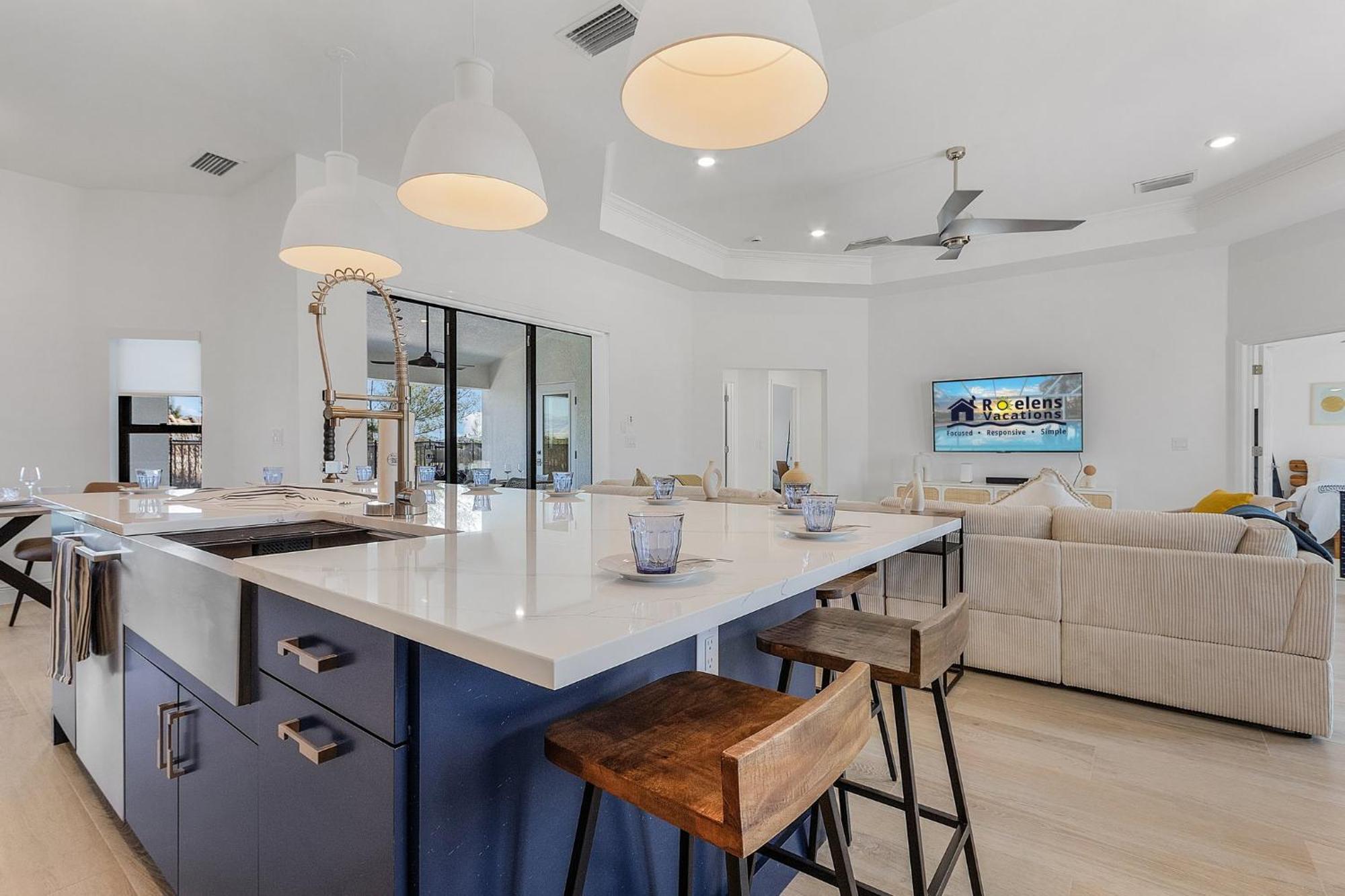 Impeccable Gulf Access, Dock W/tiki Bar, Outdoor Kitchen,and And And - Nautical Paradise * Cape Coral