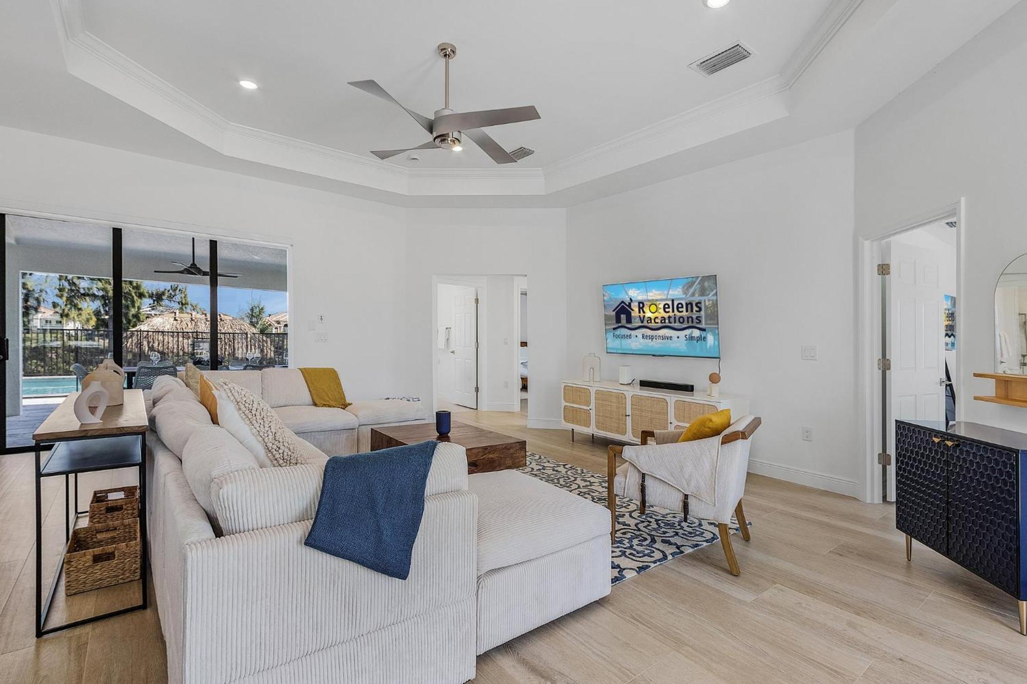 Impeccable Gulf Access, Dock W/tiki Bar, Outdoor Kitchen,and And And - Nautical Paradise Holiday home Cape Coral